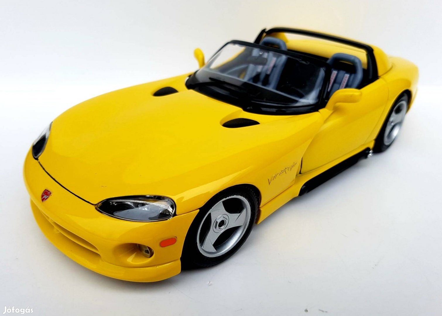 1/18 Dodge Viper RT/10 Burago kiadású autómodell 