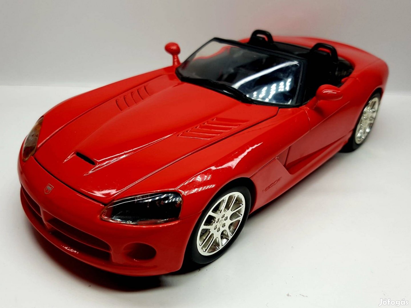 1/18 Dodge Viper Roadster Hotwheels kiadású autómodell 