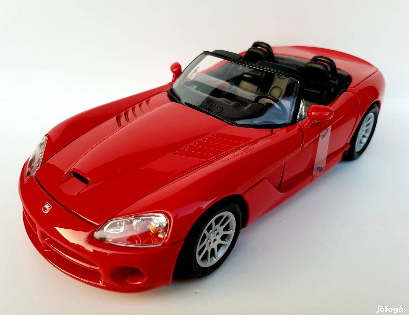 1/18 Dodge Viper SRT/10 Motormax kiadású autómodell 