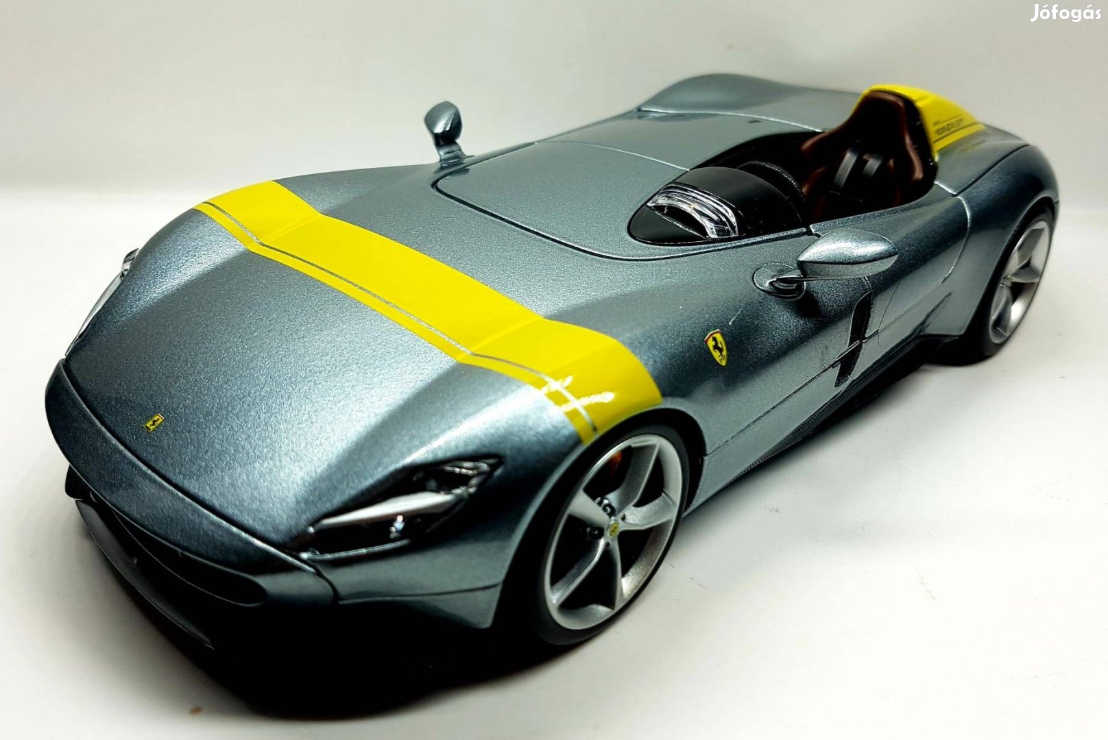 1/18 Ferrari Monza SP1 Maisto kiadású autómodell 