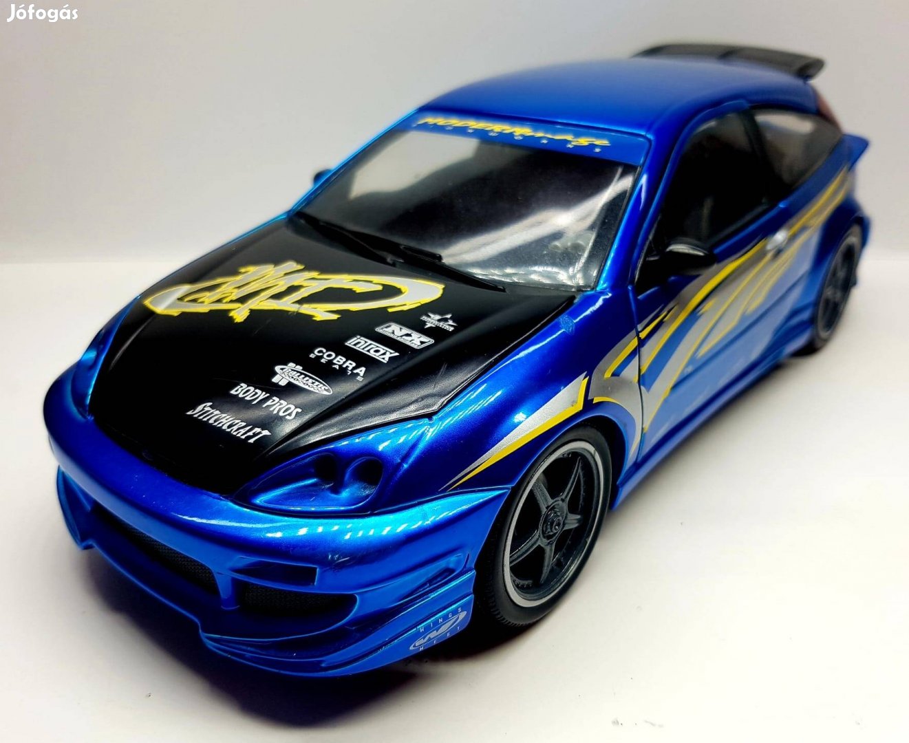 1/18 Ford Focus Hotwheels kiadású autómodell 