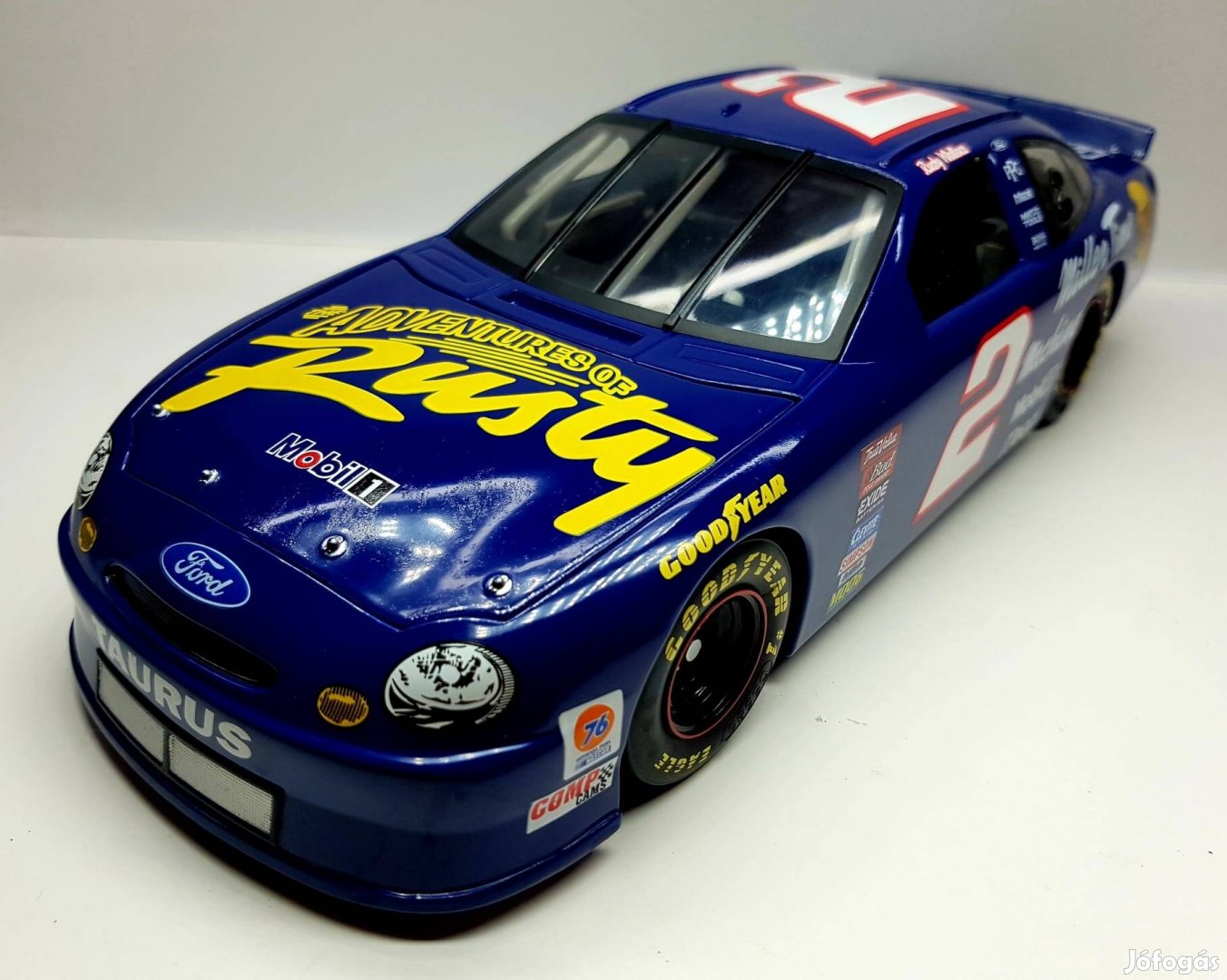 1/18 Ford Taurus Nascar Revell kiadású autómodell 