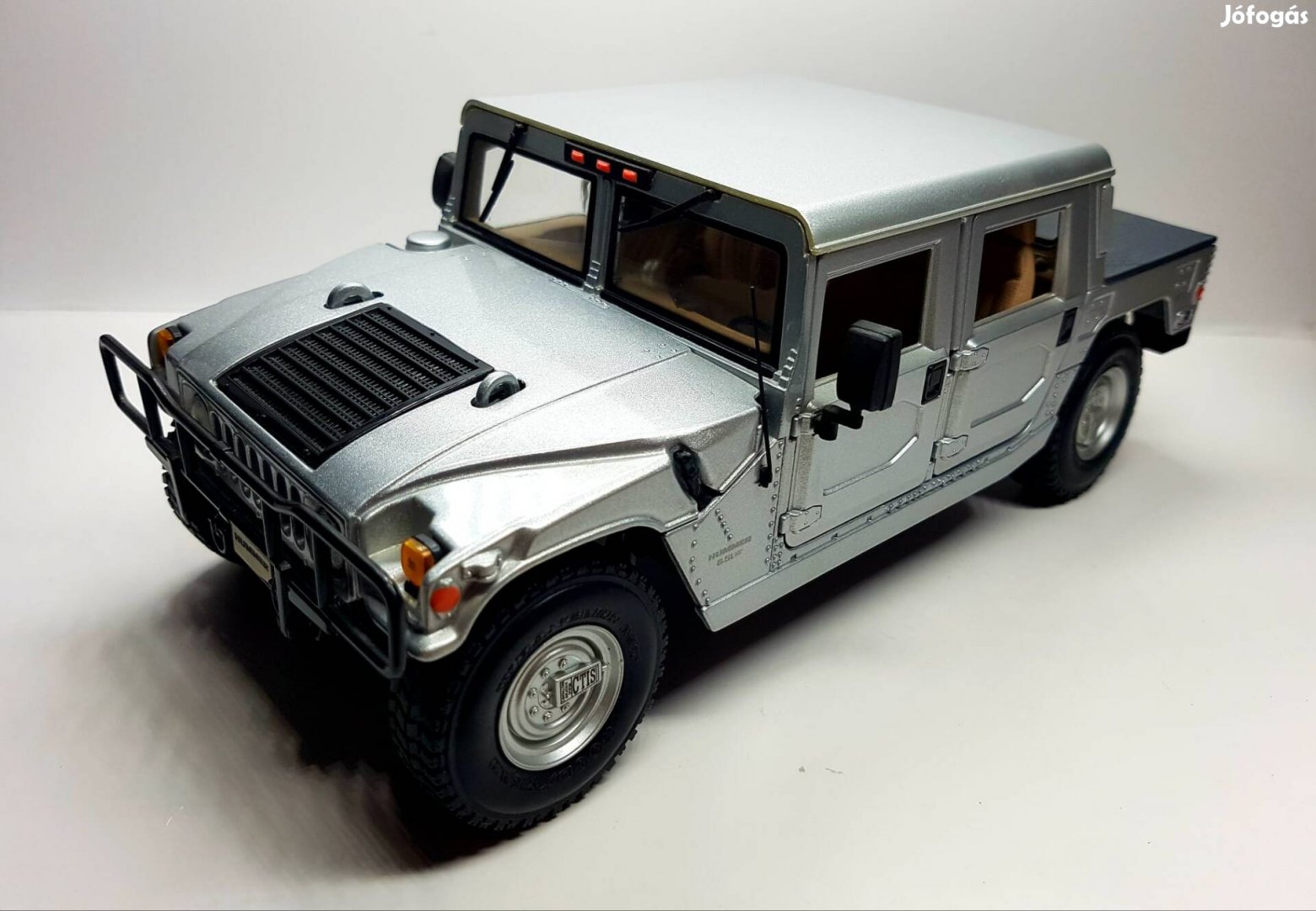 1/18 Hummer (Hard Top) Maisto kiadású autómodell 