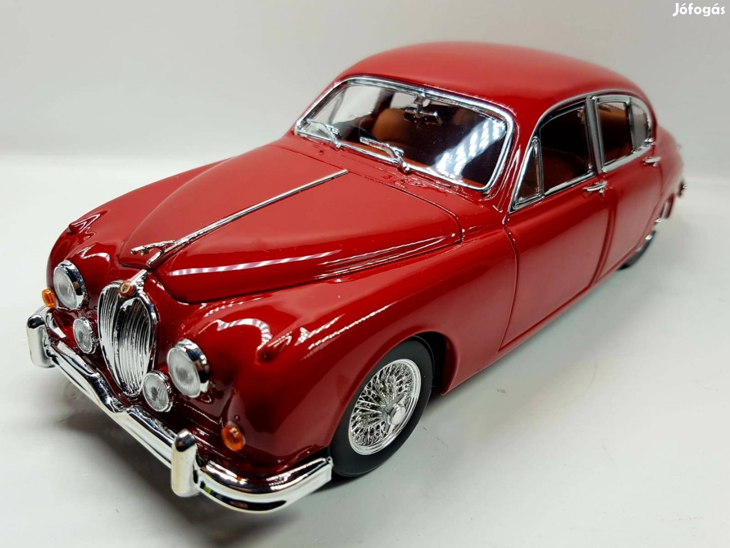 1/18 Jaguar Mark II. Burago kiadású autómodell 