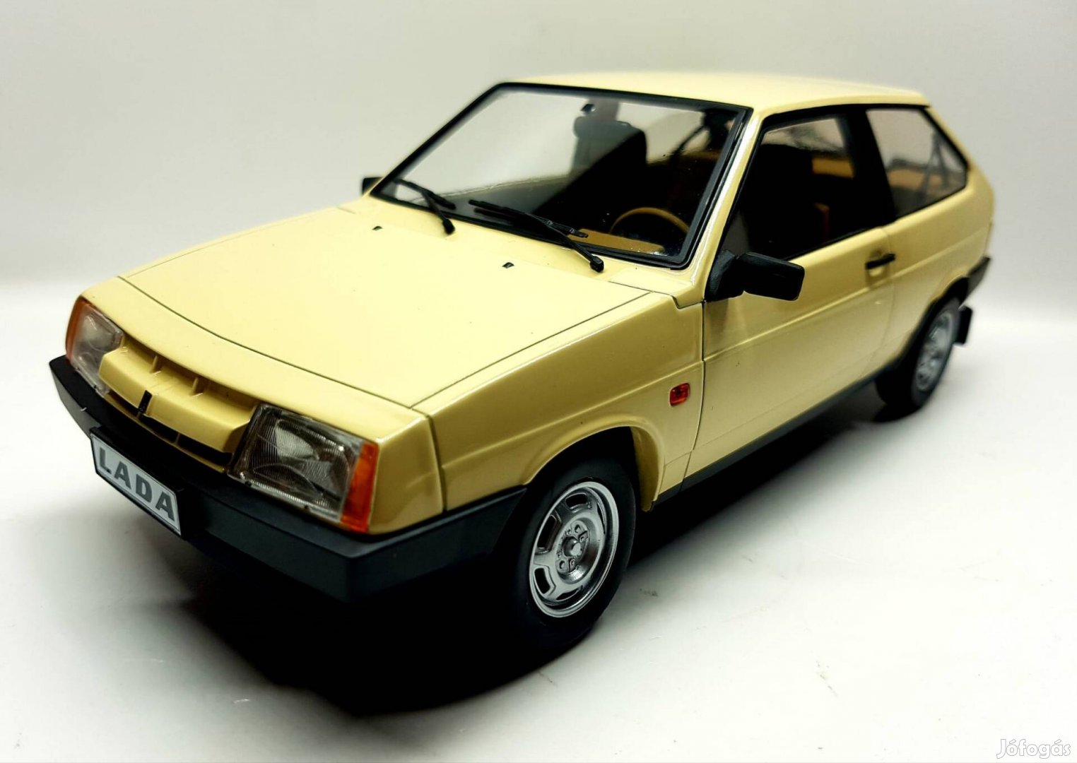 1/18 Lada Samara 2108 autómodell 