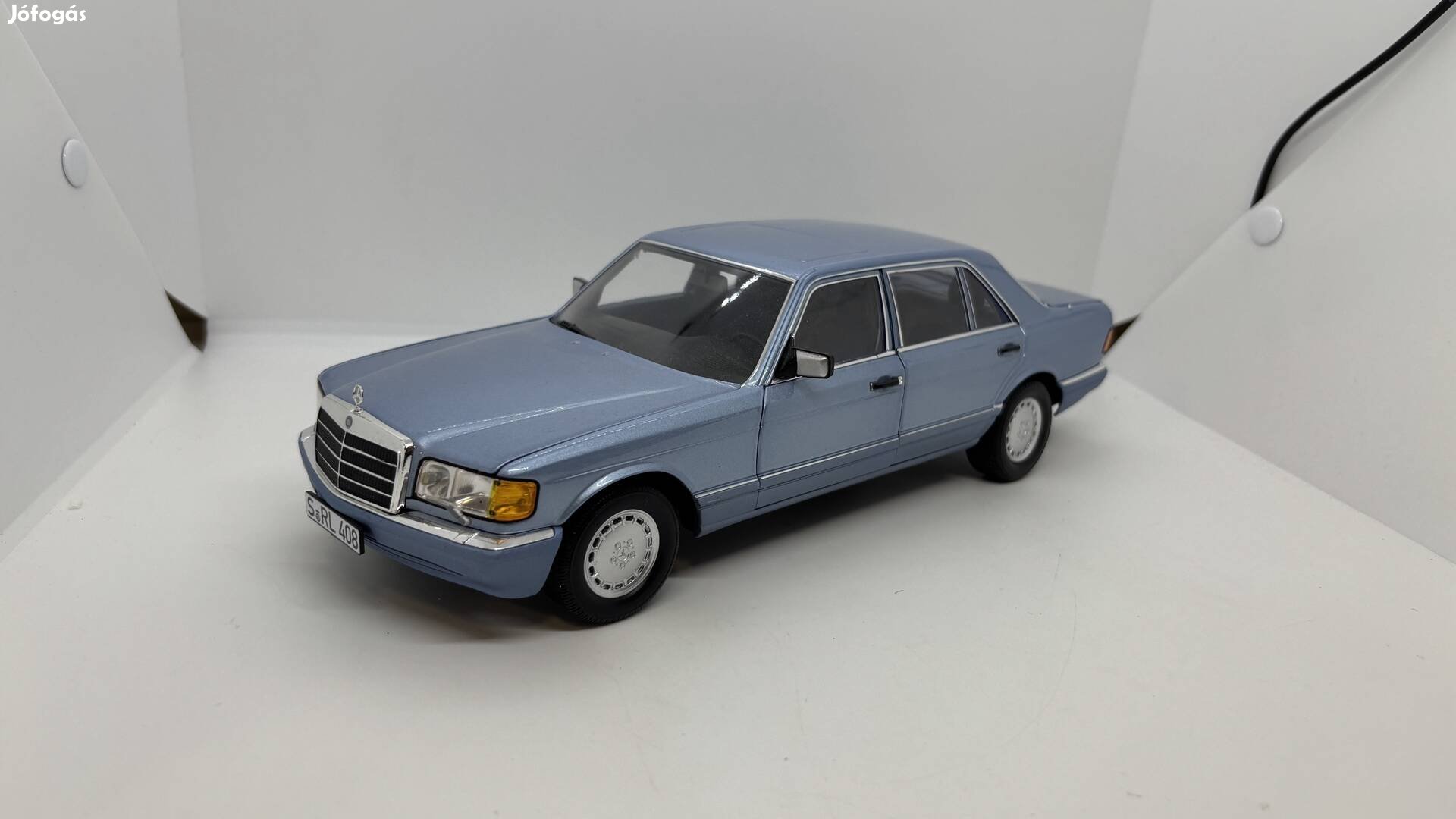 1:18 Mercedes 560 SEL