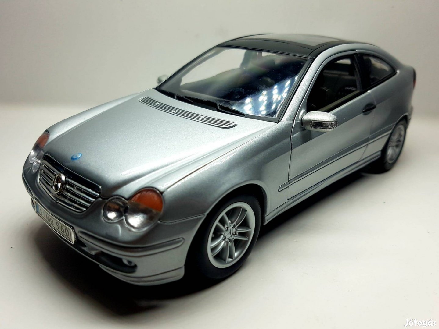 1/18 Mercedes-Benz C-Class Sports Coupe Welly kiadású autómodell 