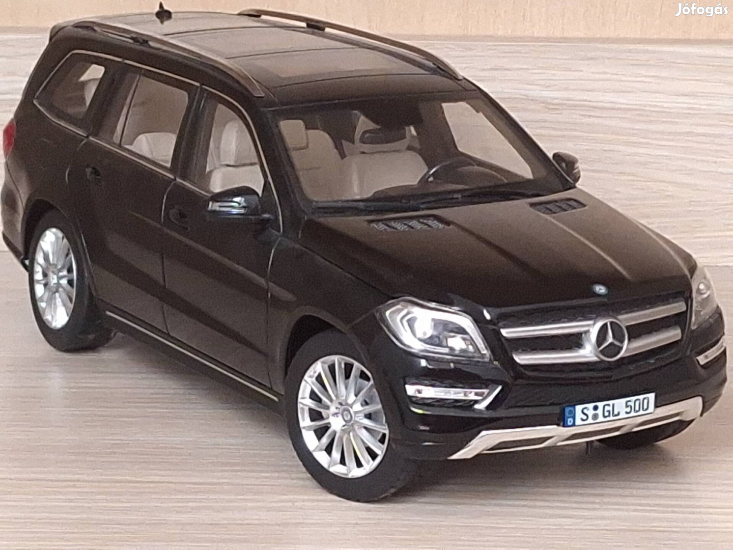 1:18 Mercedes Benz GL-Class (Gl500 )