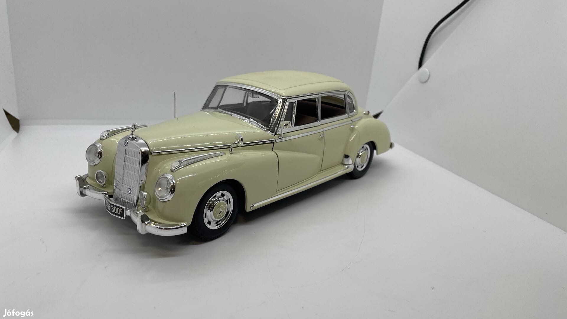 1:18 Mercedes Typ 300C 