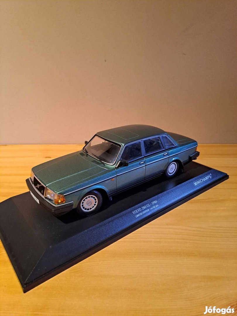 1:18 Minichamps Volvo 240GL modell