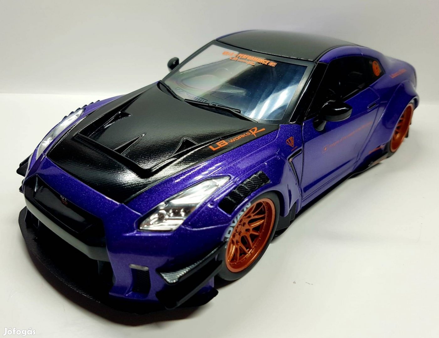 1/18 Nissan Skyline GT-R Solido kiadású autómodell 