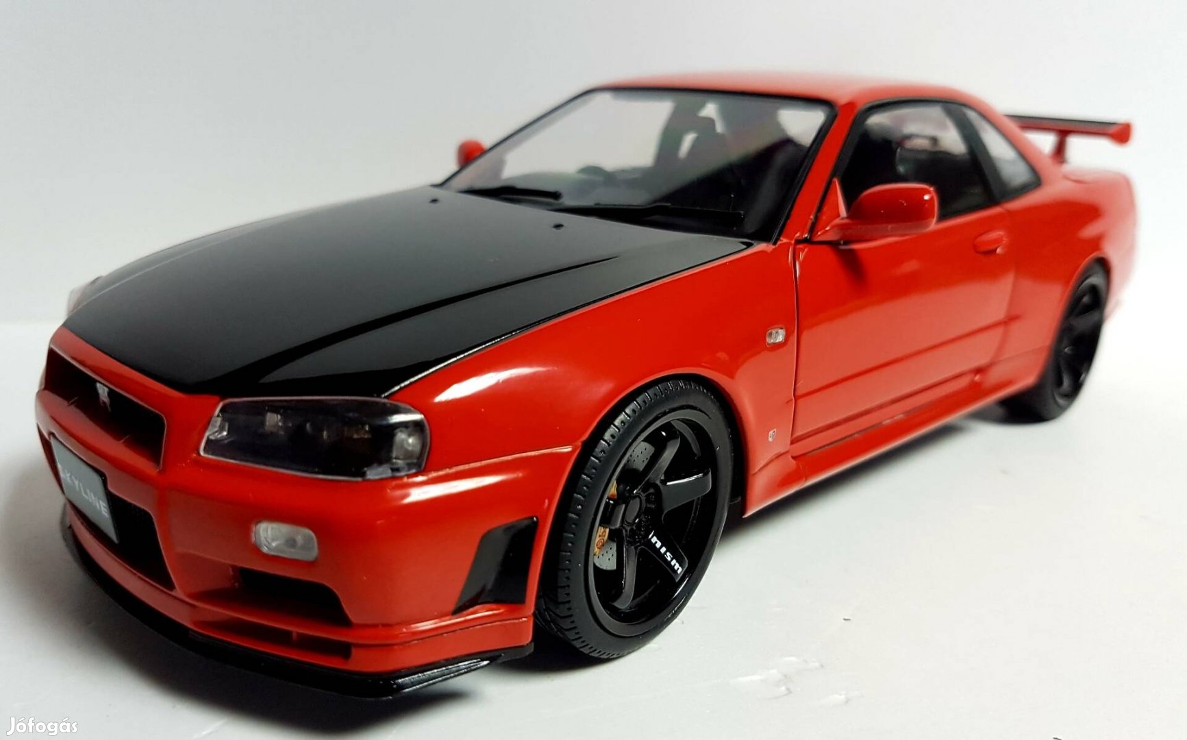 1/18 Nissan Skyline GT-R (R34) Solido kiadású autómodell 