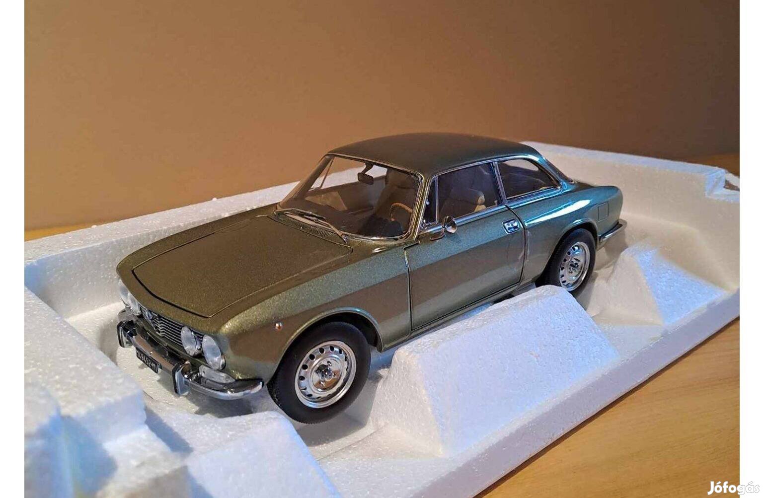 1:18 Norev Alfa Romeo 1750 modell