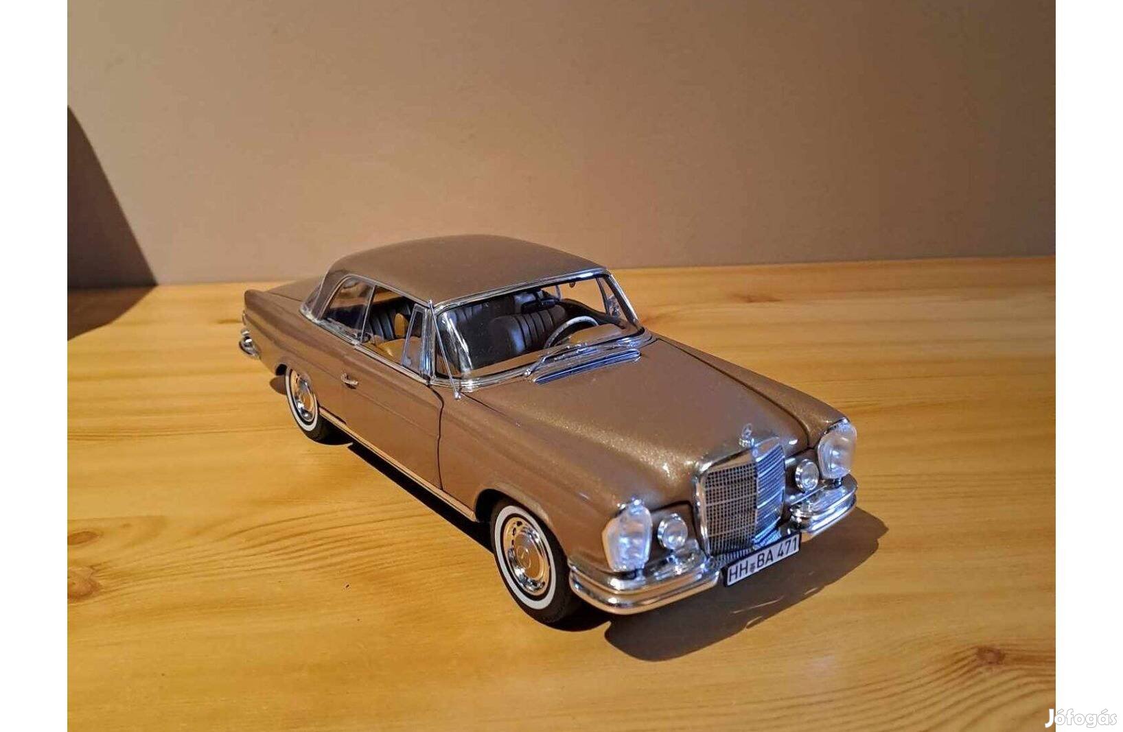 1:18 Norev Mercedes 250SE coupe modell