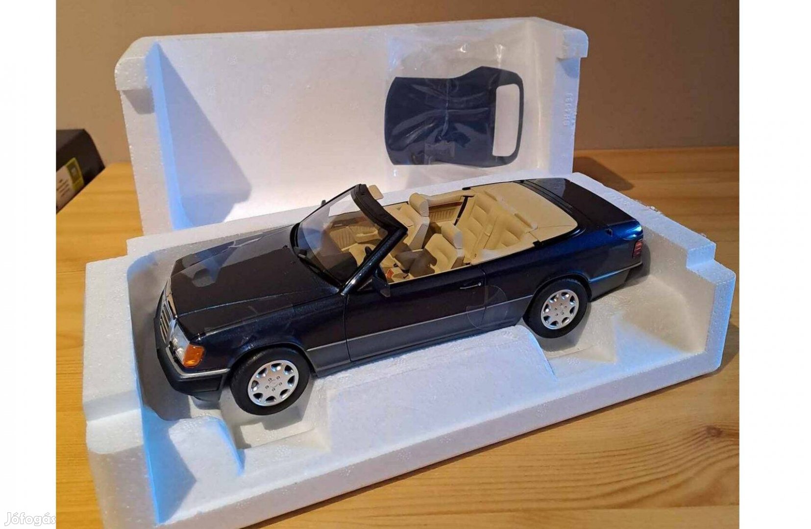 1:18 Norev Mercedes 300CE cabrio modell