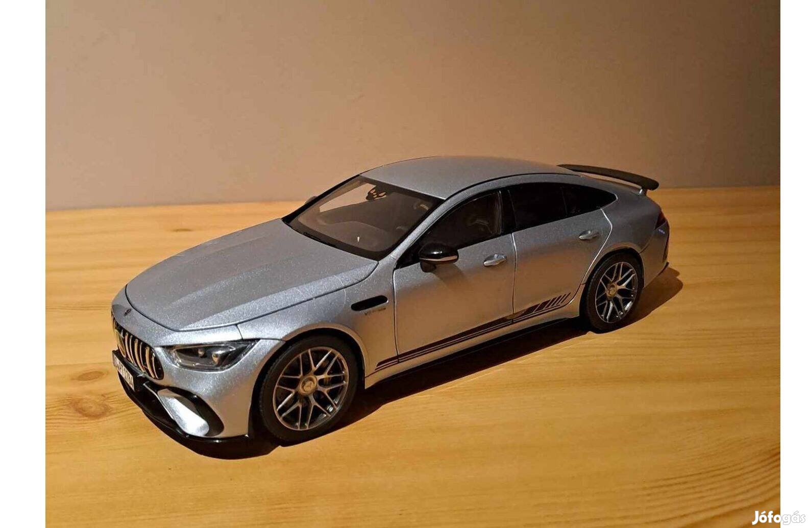 1:18 Norev Mercedes AMG GT 63S modell