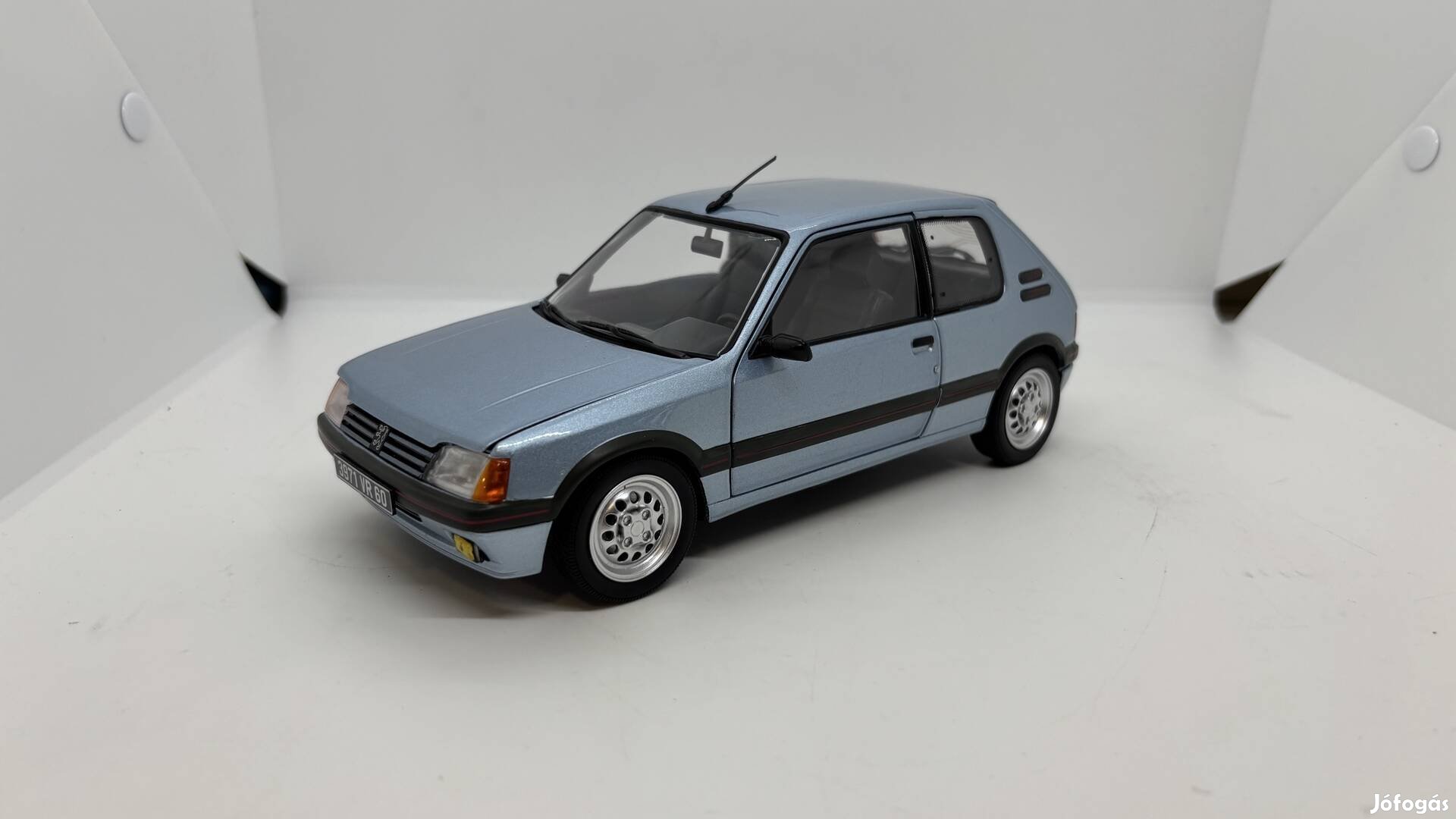 1:18 Peugeot 205 GTI
