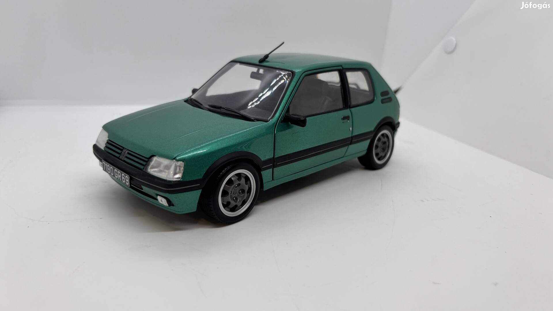 1:18 Peugeot 205 GTI 