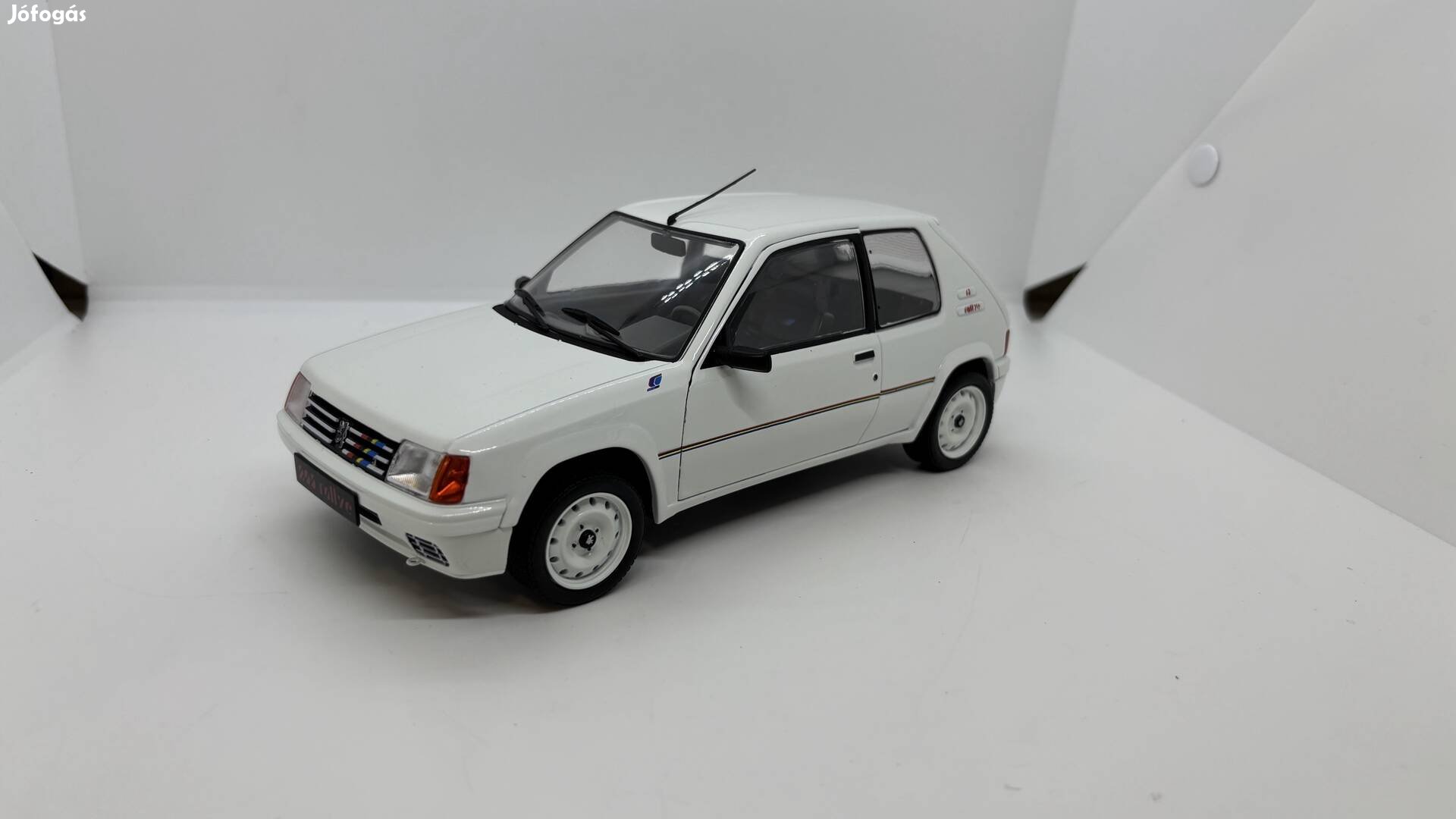 1:18 Peugeot 205 Rally