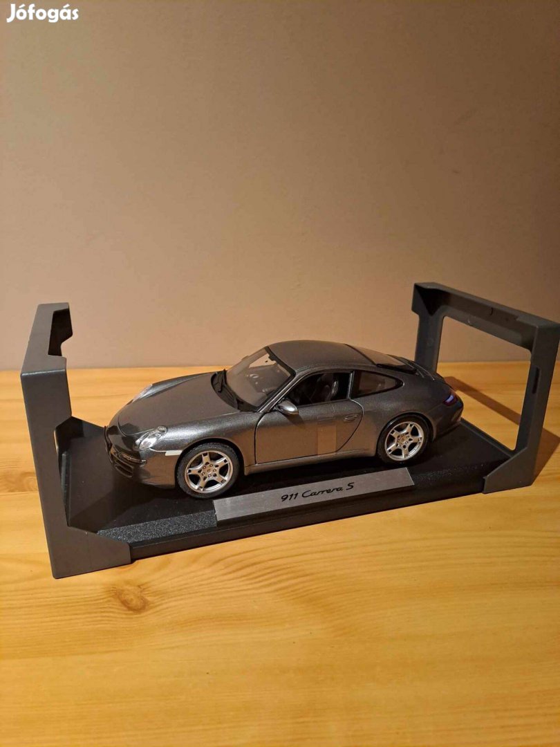 1:18 Porsche 911 Carrera S modell 1/18