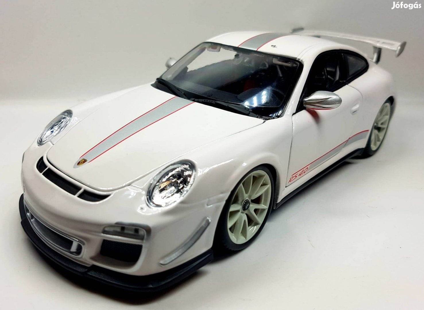 1/18 Porsche 911 GT3 RS 4.0 Maisto kiadású autómodell 