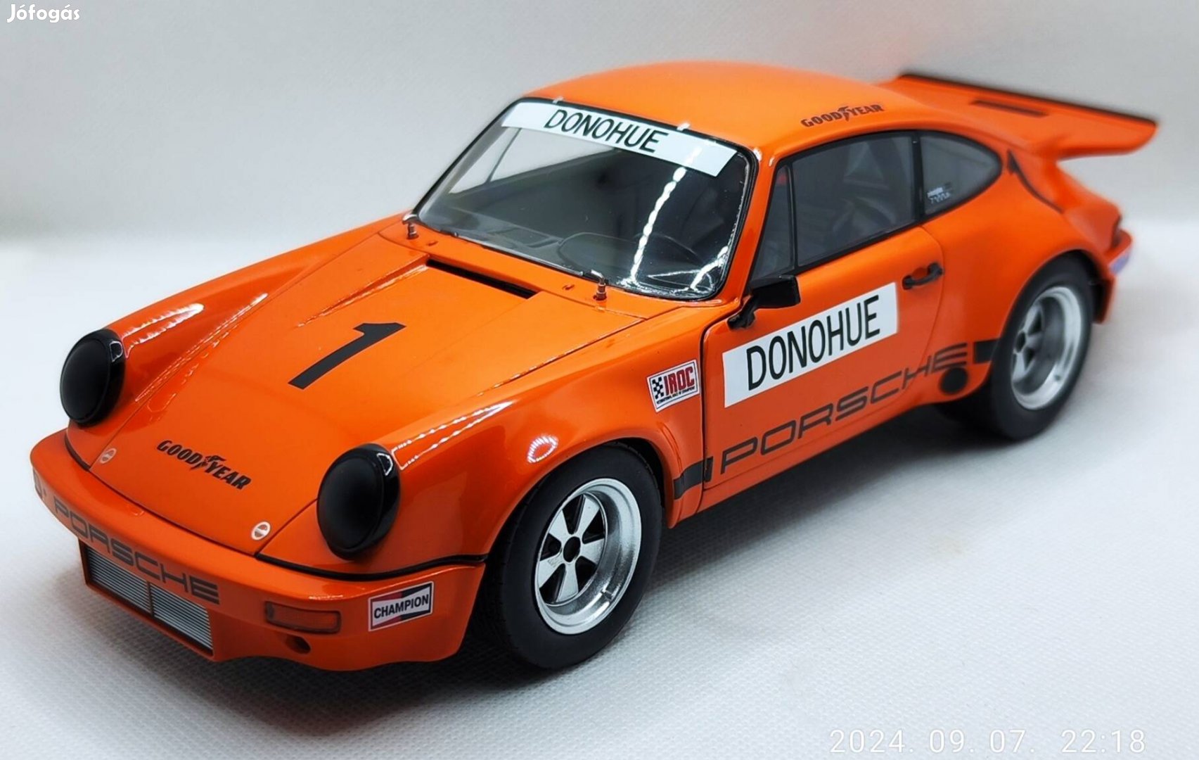 1/18 Porsche 911 RS 3.0  Solido kiadású autómodell 