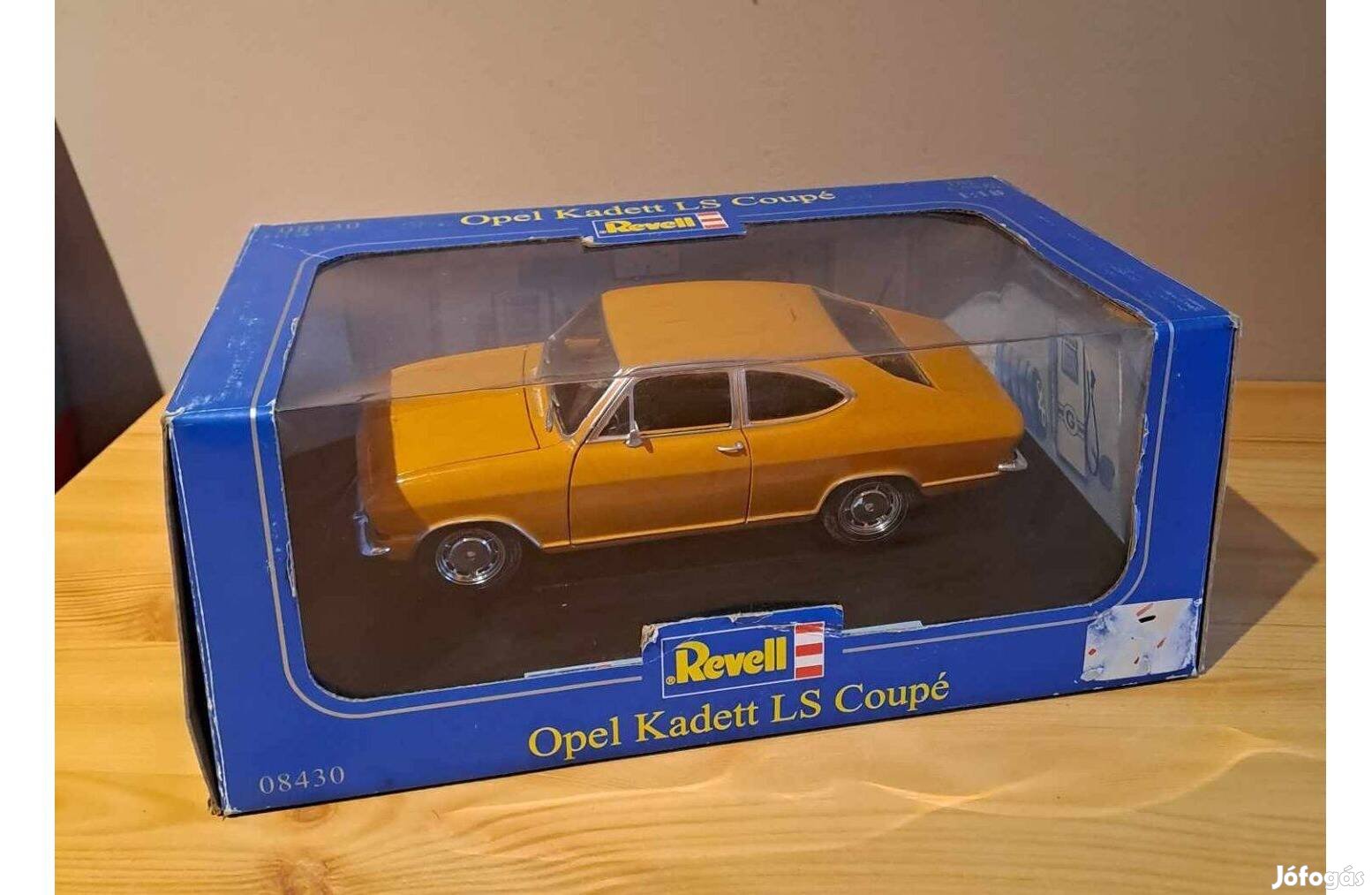 1:18 Revell Opel Kadett LS Coupe modell