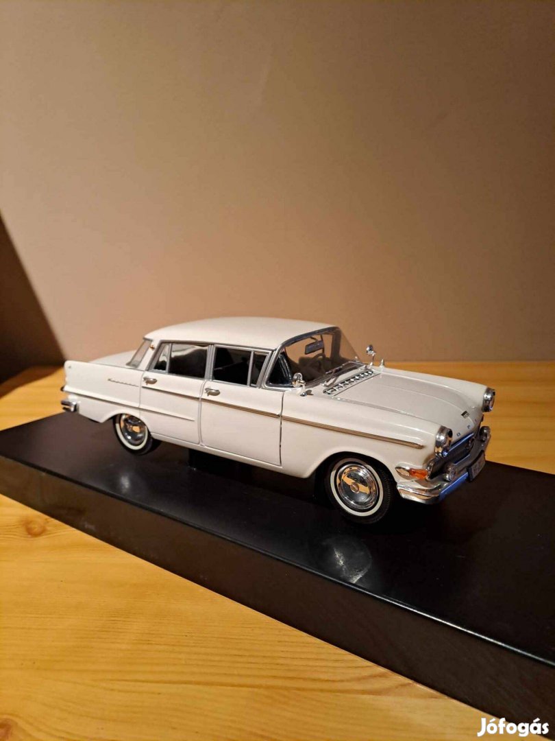 1:18 Revell Opel Kapitan modell 1/18