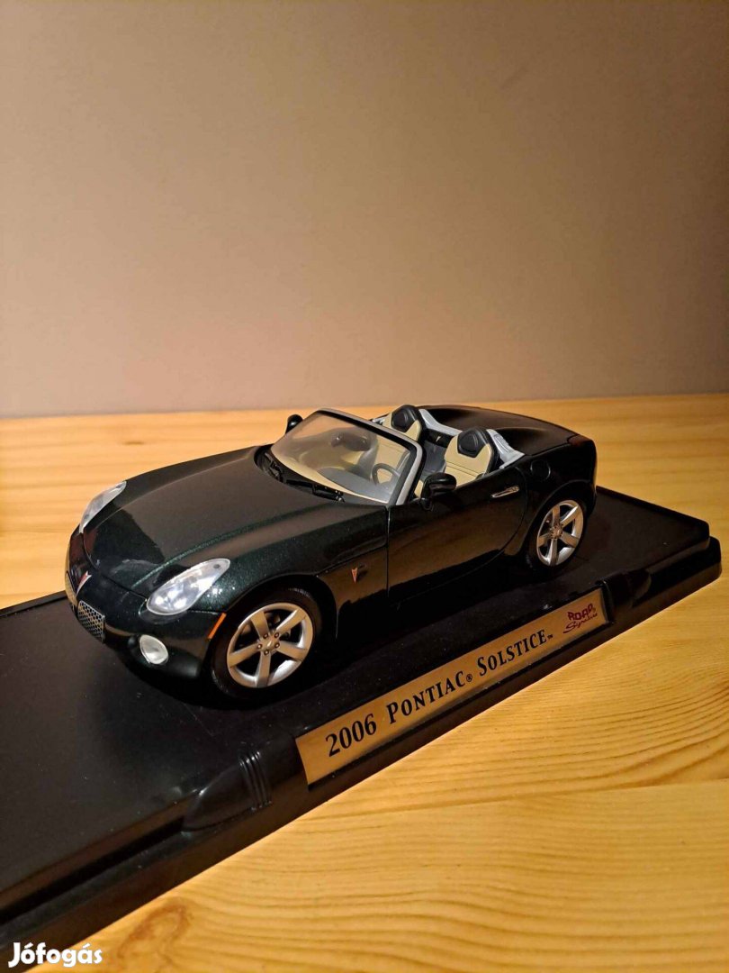 1:18 Road Signature Pontiac Solstice modell