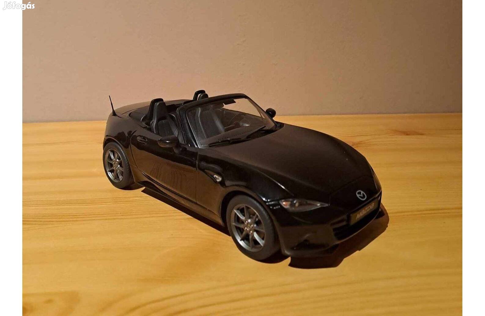 1:18 Triple9 Mazda MX5 modell