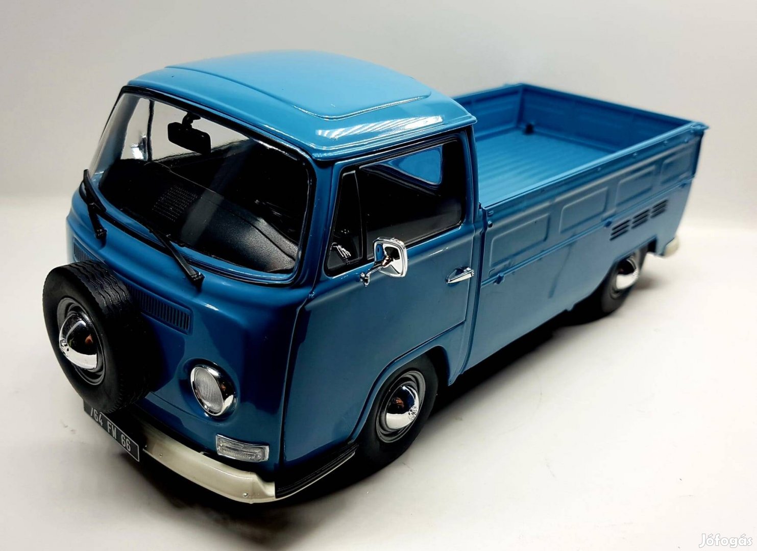 1/18 Volkswagen T2 Solido kiadású autómodell 