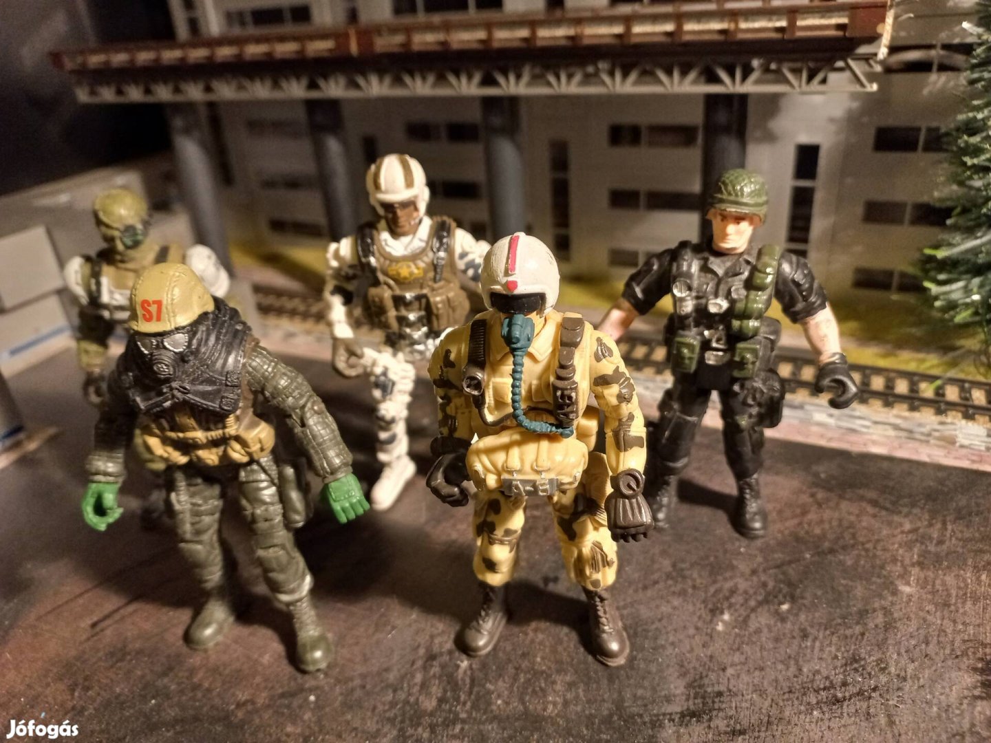 1:18 méretű, G.I.Joe jellegű figurák