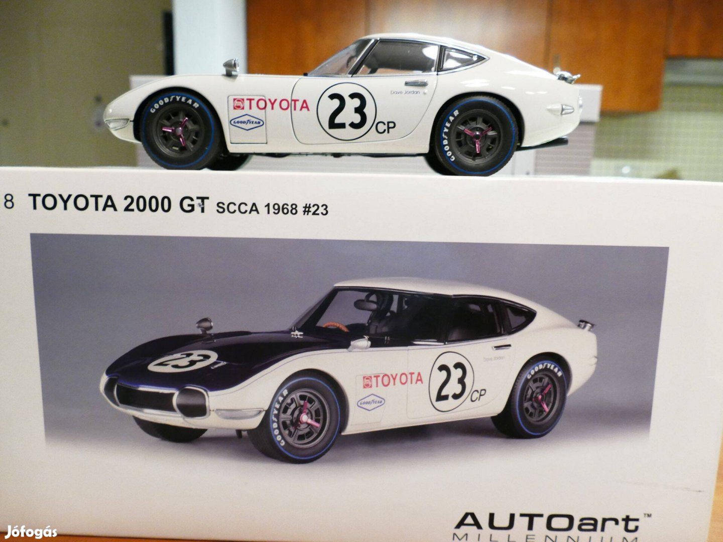 1:18 modellautó Autoart millennium Toyota 2000 GT