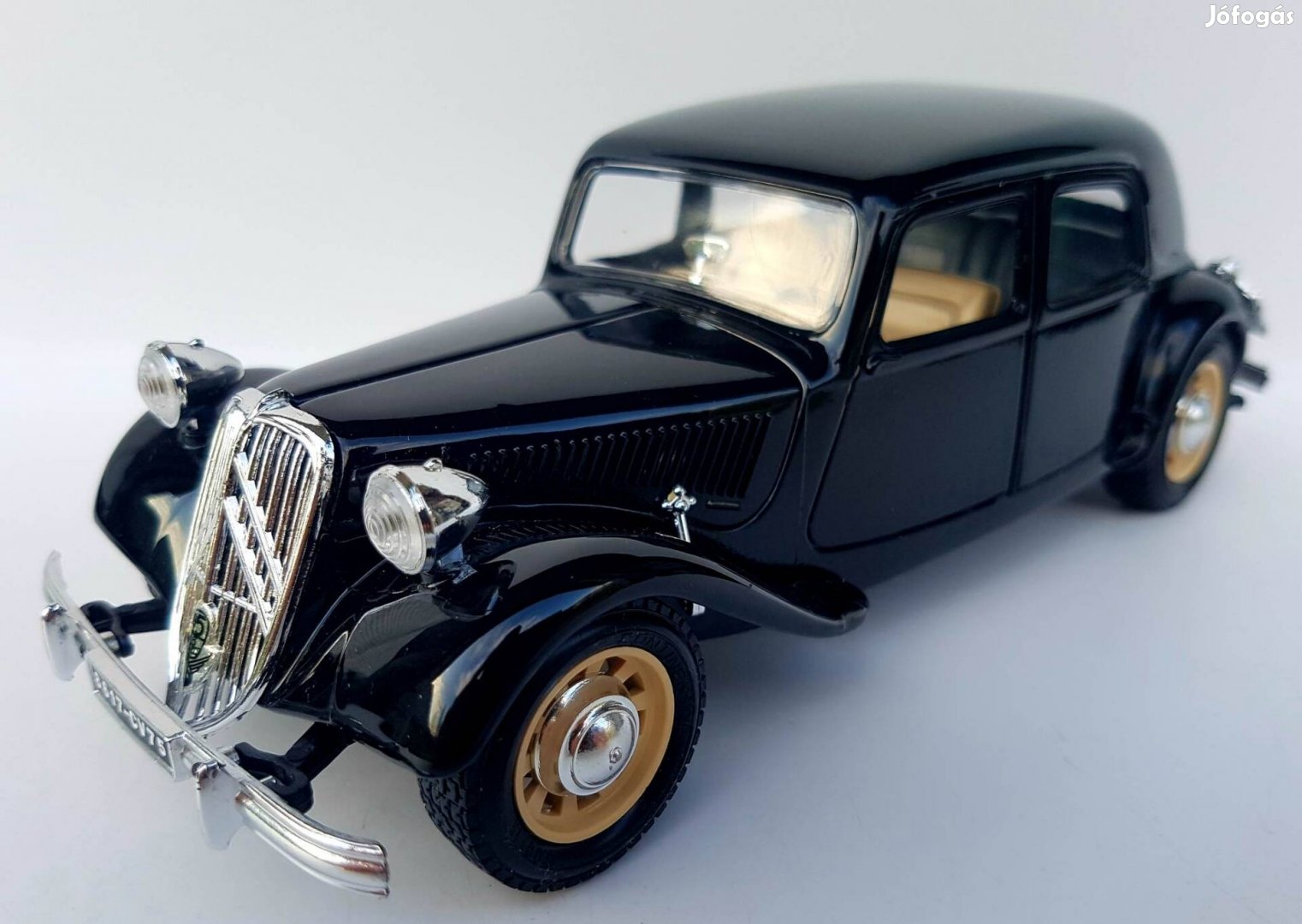 1/24 Citroën T.A. 15 CV Burago kiadású autómodell 