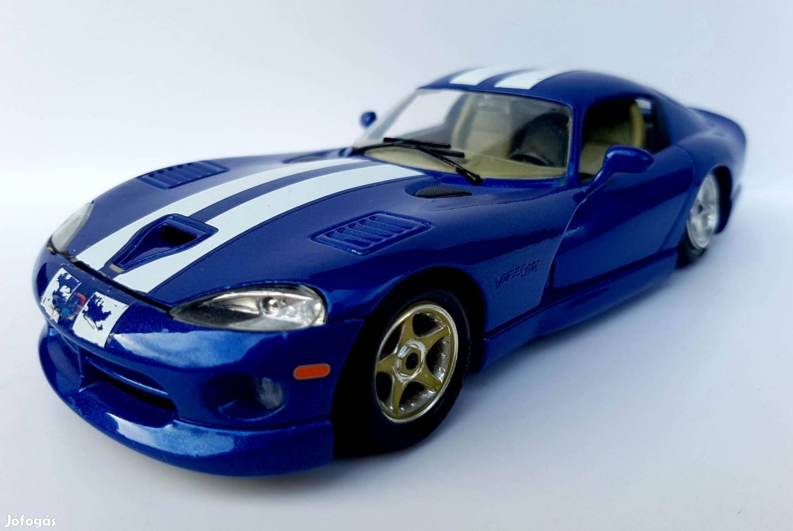 1/24 Dodge Viper GTS Coupe Burago kiadású autómodell 