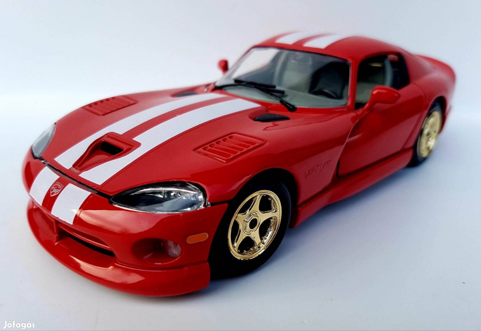 1/24 Dodge Viper GTS Coupe Burago kiadású autómodell 