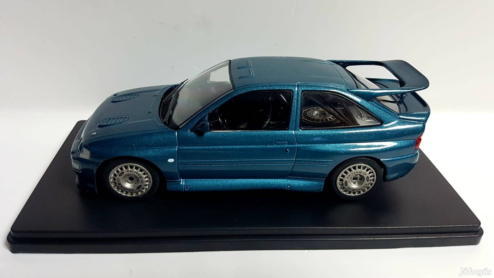 1/24 Ford Escort RS Cosworth autómodell 