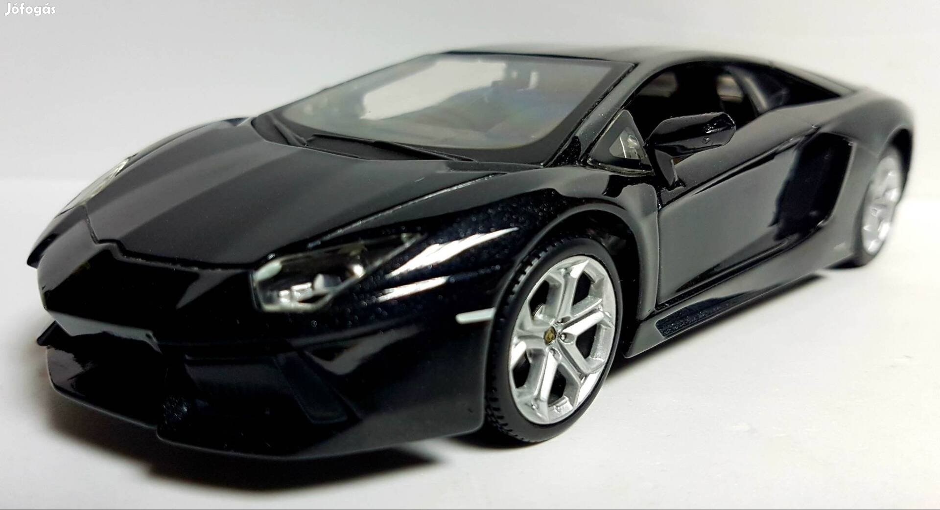 1/24 Lamborghini Aventador LP700-4 Maisto kiadású autómodell 