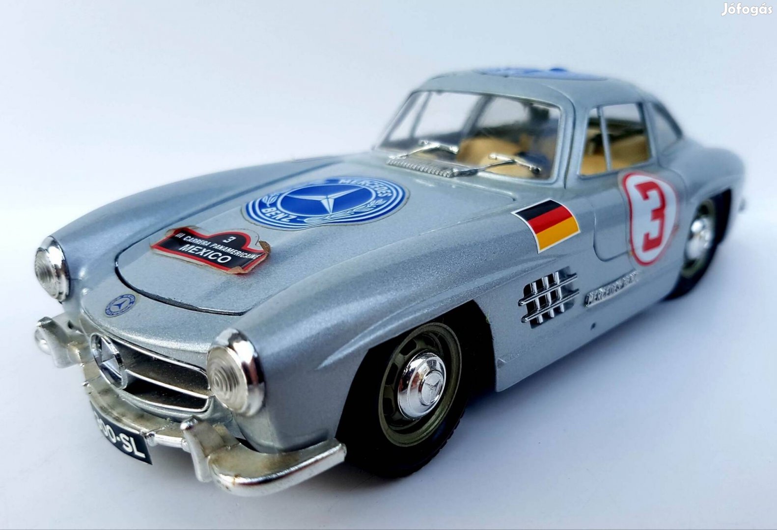 1/24 Mercedes-Benz 300SL (1954) Burago kiadású autómodell 