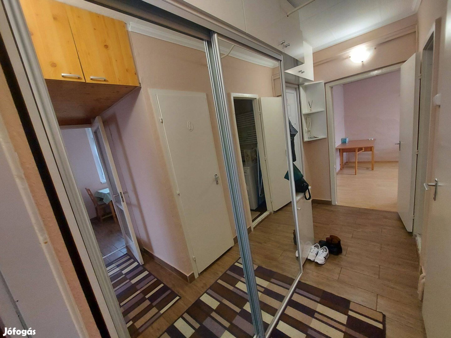 1+2 félszobás IV. emeleti bútorott, klímás lakás kiadó Tiszaújvárosban