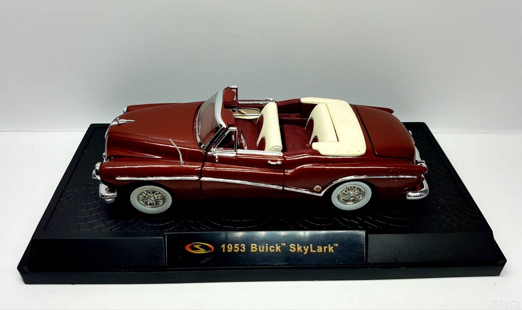 1/32 Buick Skylark (1953) autómodell 