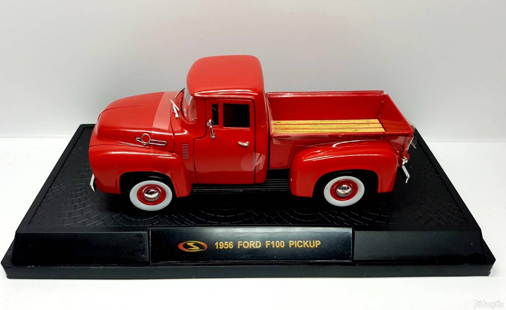 1/32 Ford F100 Pick-up (1956) autómodell 