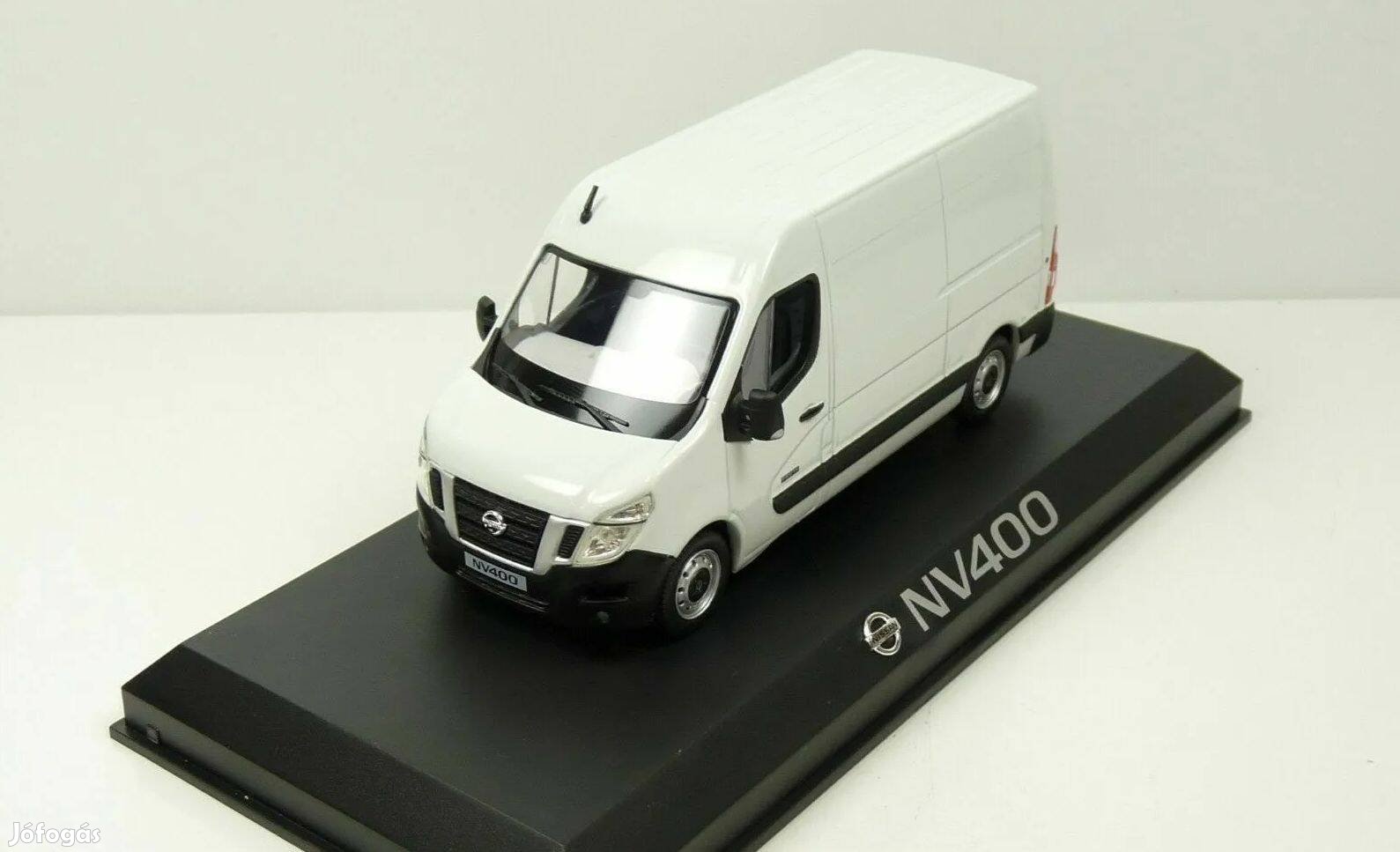 1:43 1/43 Nissan NV400 - fehér - Norev