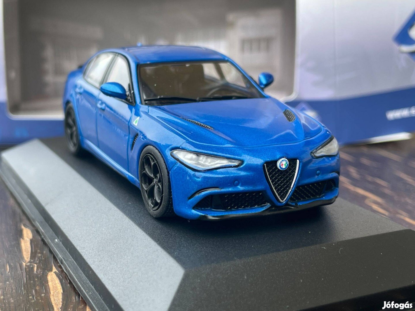 1:43 Alfa Romeo Giulia Quadrifoglio (QV) V6 2.9T Solido modellautó