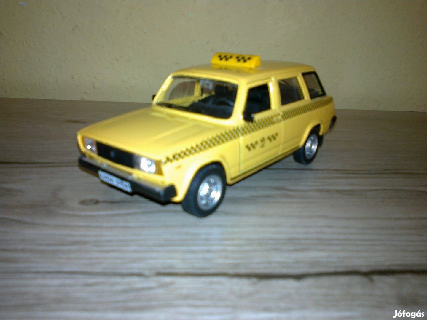 1:43 Lada 2104 taxi orosz modellautó