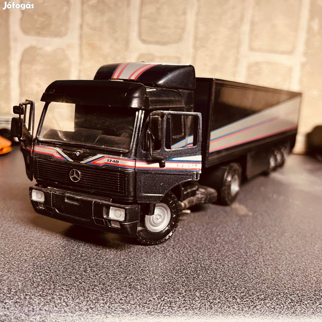 1:43 Mercedes Camion1/43 Nyitható Mercedes-Benz Kamion modell Ritkaság