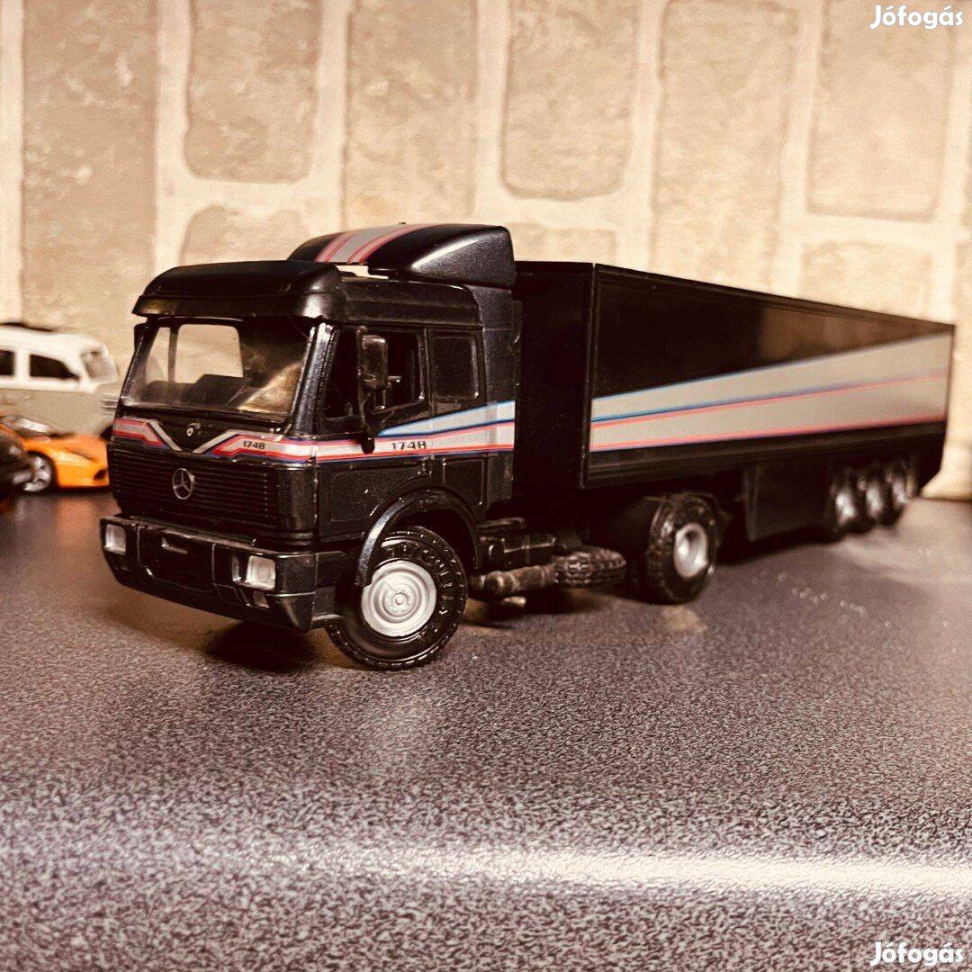 1:43 Mercedes Camion1/43 Nyitható Mercedes-Benz Kamion modell Ritkaság