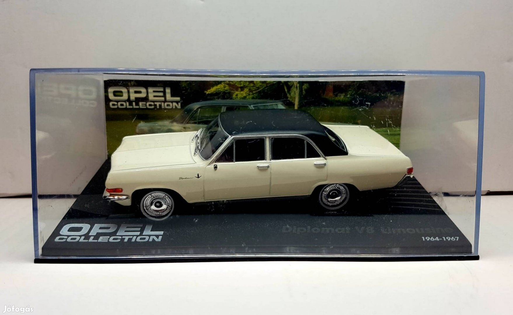 1/43 Opel Diplomat V8 Limousine autómodell 