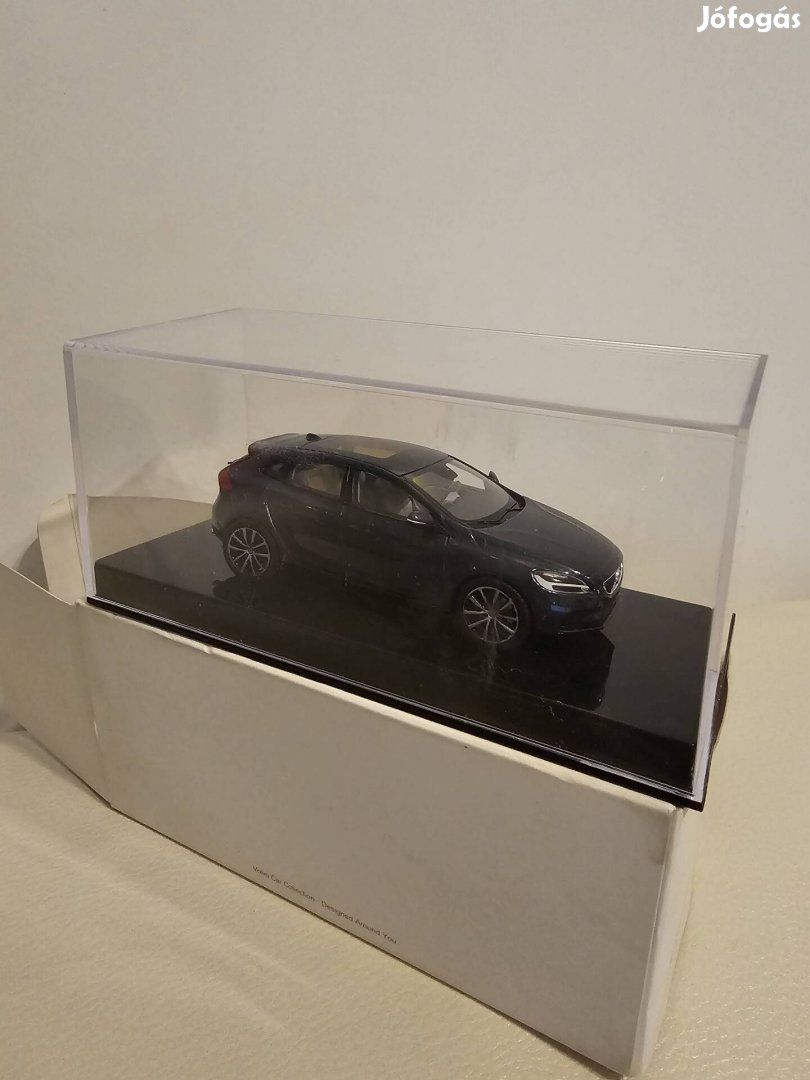 143 143 Volvo V40 modellNorev