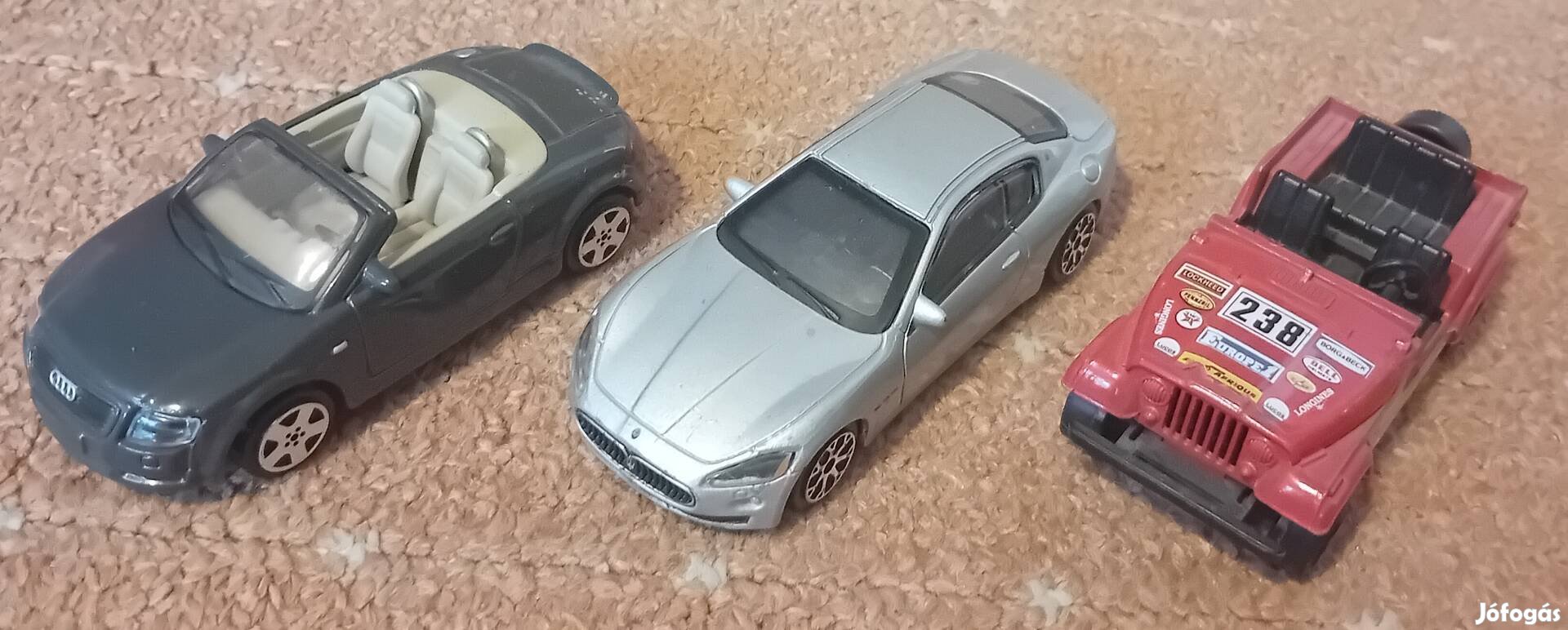 1:43 burago autók 2000/db 5000 egybe